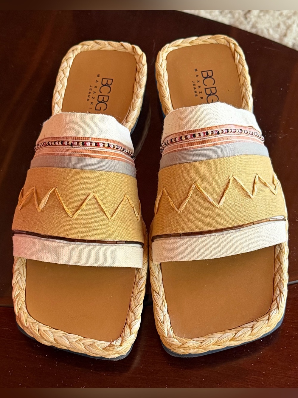 BCBGMaxAzria Slide w/ Neutral Fabric, Raffia & Beading Details - Size 10